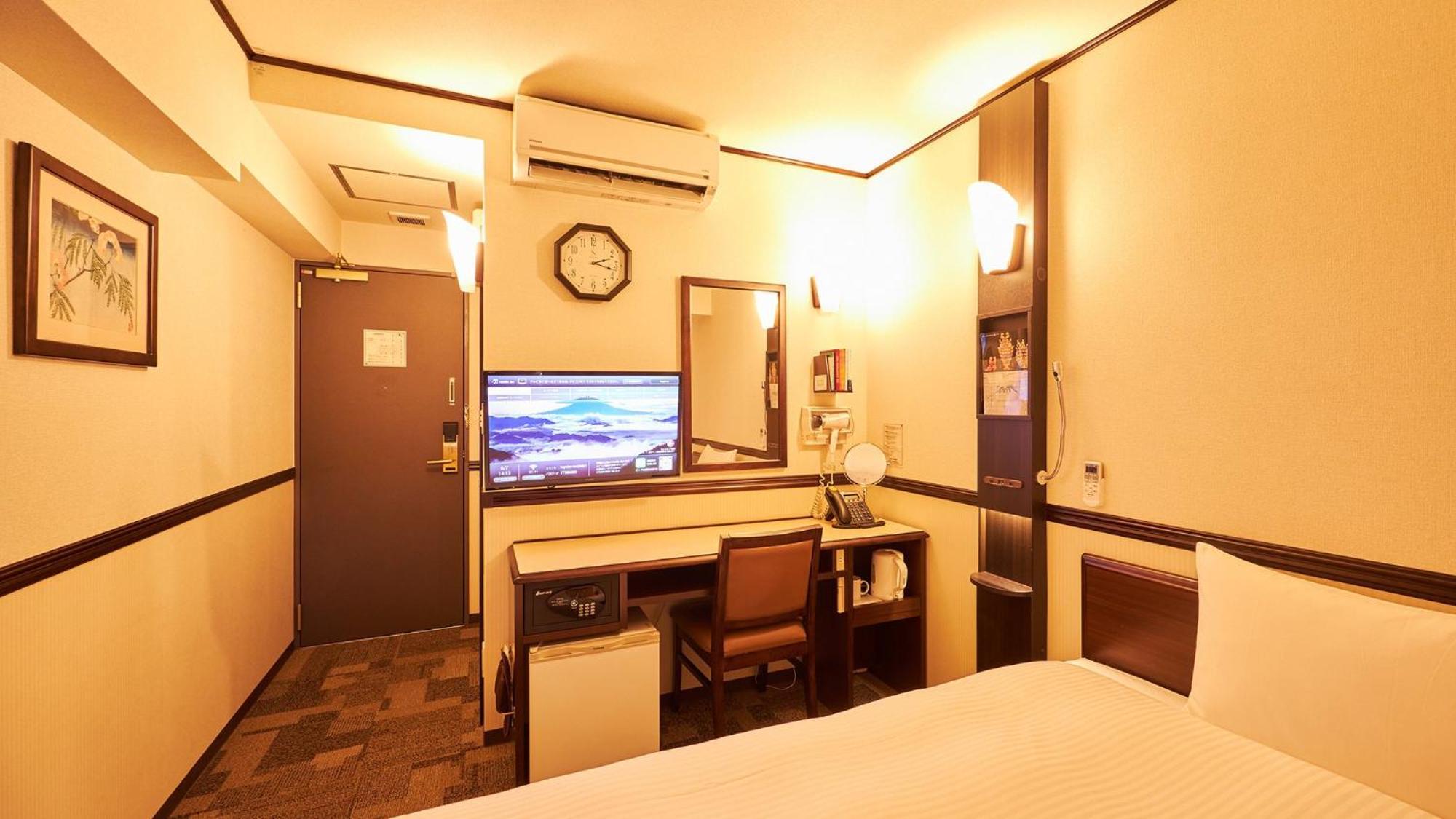 Toyoko Inn Tokyo Eki Yaesu Kita Guchi Tóquio Quarto foto